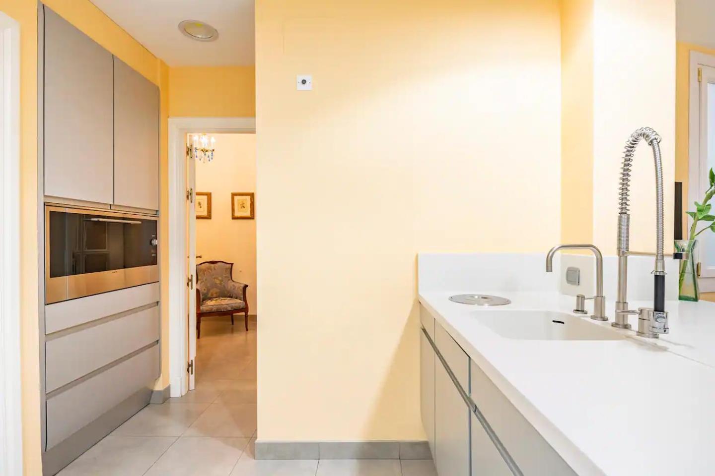 Puerta De Jerez II (Adults Only) Apartment Севиля Екстериор снимка