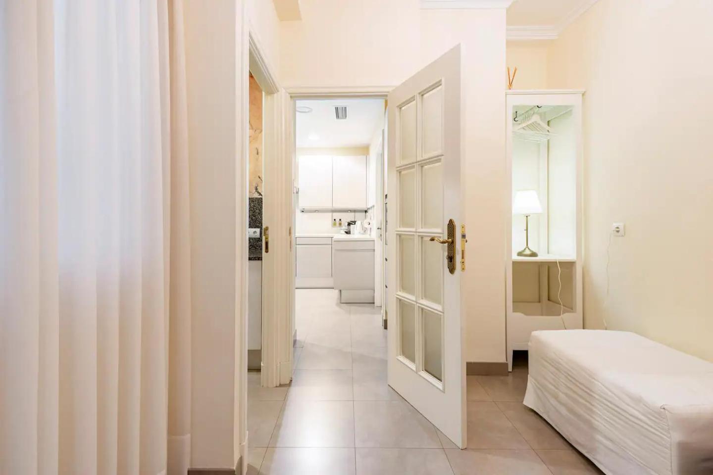 Puerta De Jerez II (Adults Only) Apartment Севиля Екстериор снимка